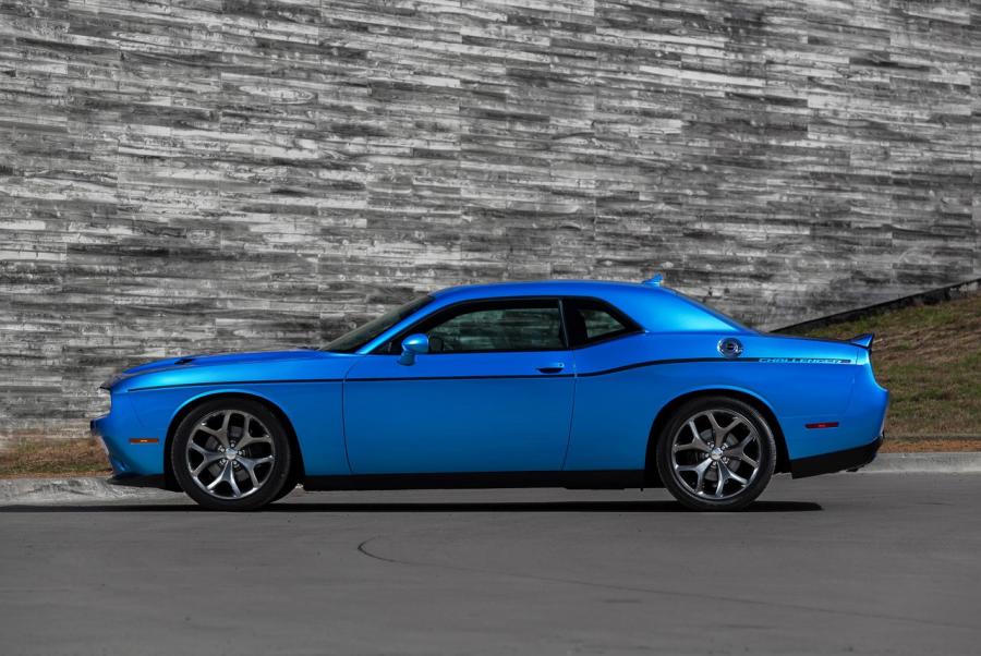  Dodge Challenger SXT 2015 года  (фото 29 из 59)